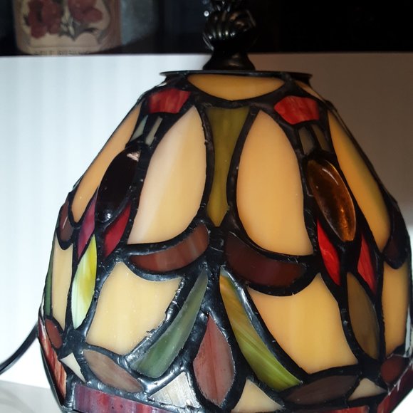Tiffany Style Glass Lamp Shade - Picture 6 of 10